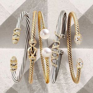 Bracelet de manchette empilable de luxe à la mode pour les femmes de mariage complet cubique Zircon cristal Dubai couleur argent Bracelet de fête bijoux 240315
