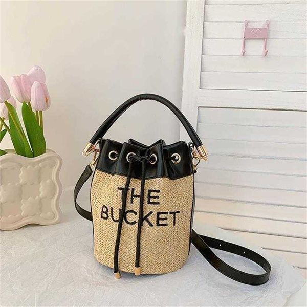 Trendy mar Bolsos de hombro tejidos para mujer Bolso de mano de lujo mar Bolsos de cubo de paja para mujer Bolso bandolera clásico Cartera de moda Monederos con asa Bolso Bolso cruzado