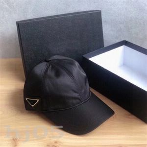 Gorra de béisbol para hombre de moda sombreros de diseñador accesorios de moda material de algodón gorra de varios tamaños esmalte triangular simplicidad retro sombreros ajustados negro PJ051 C23