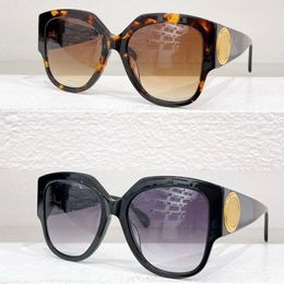 Lunettes de soleil de concepteur de femmes à la mode GO1407 Grafes de tortue glossy