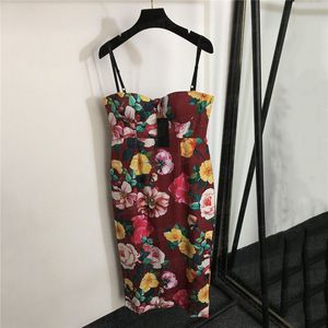 Patrón de lujo Sling Vestidos para mujer Wrap Hip Sexy Faldas delgadas Vestido de estilo de vacaciones Ropa de diseñador para mujer