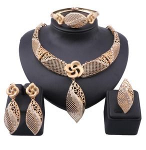 Trendy Nigeriaanse Afrikaanse kralen sieraden sets Crystal ketting oorbellen Bangle Ring Party Wedding Dubai Jewellry Set5225342