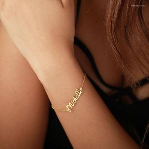 Trendy persoonlijkheidsnaam Bracelet Chique Naam typeplaatje roestvrij staal aanpassen Letterarmbanden Paar Women Gift Link Chain