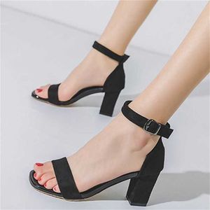 Trendy sandalen dames dikke hakken vierkant teen hoog open teen veelzijdige mode voor de zomer sandaalvrouwen 240228