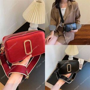 Trendy eenvoudige hoge schouder kwaliteit tassen en munten portemonnee met voor vrouwen één draagtas Modieus kleine camera westerse stijl brede band crossbody ontwerper