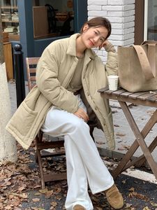 Trendy ontwerp met vierkante opgestikte zakken voelt aan als een katoenen jas, hoogwaardige winterversie, losse en verdikte warme jas