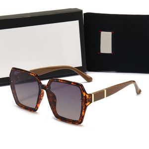 Lunettes de soleil ￠ la mode designers verres de luxe Men de lunettes de soleil p￪che ￠ la plage noire Brown Eyeglass Full Full Full Oversize Shades Designer Sunglasses