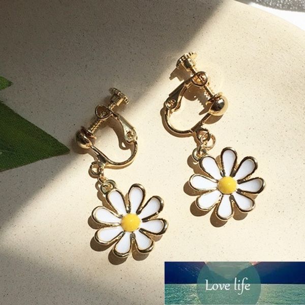 Pendientes coreanos de margaritas dulces de moda para mujeres, niñas adolescentes, Clips de oreja de moda coreana simples, joyería de fiesta, regalos de verano, precio de fábrica, diseño experto, calidad