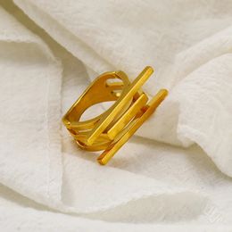 Trendy drie lagen eeuwige ringaccessoires minimalistische stijl roestvrij staal vrouwelijke sieraden groothandel artikelen voor bedrijven 240125