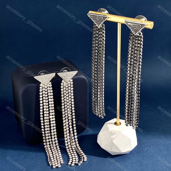 Tri-ángulo Stud Pendientes Black White Diamond Jewelry Drop Earring Studs para Mujeres Hombres Carta Borlas Pendientes colgantes Niñas Joyería de boda 925 Aguja de plata