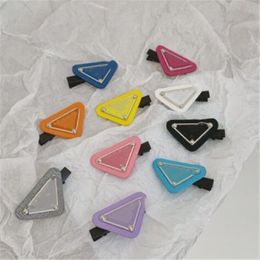 Pinces à cheveux triangulaires pour femmes et filles, Barrettes avec lettres, Clip à frange, accessoires de mode pour enfants, cadeau