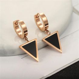 Triangle Noir Acrylique Rond Gâteau Pendentif Boucles D'oreilles Anneau Ajouré Boucles D'oreilles Exagéré Carré Tee Trèfle Double Boucles D'oreilles259w