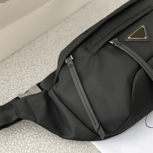 Triangle Designer Taille Sacs Noir Fanny Packs Hommes Bug Sac Femmes Poitrine Sacs De Haute Qualité De Luxe Designer Bag285u