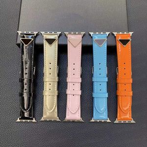 Cinturino per cinturino dell'orologio di design a triangolo per Apple iWatch 3 4 5 6 7 8 Se cinturino in pelle lucida di ricambio per cinturino 38mm 40mm 41mm 42mm 44mm 45mm 49mm cinturini