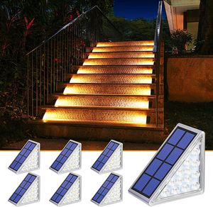 Lumières d'escalier solaires à LED triangulaires 13 LED pour escalier extérieur, éclairage latéral pour terrasse, cour, terrasse, jardin, allées, porte d'entrée, allée, porche blanc chaud