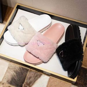 Slippers met driehoekig logo ontwerper geborduurde wollen sandalen casual winter warme glijbaan prad vrouwelijke schoenen luxe dames dames thuis indoor platte flip flop