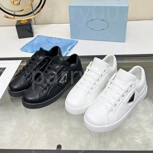 Triangle Men mocasadores para mujeres zapatillas zapatillas de gamuza zapatillas de vestir de diseño zapatos de verano caminata de verano de gamuza de cuero blanco unisex trabajo de trabajo de lujo zapato