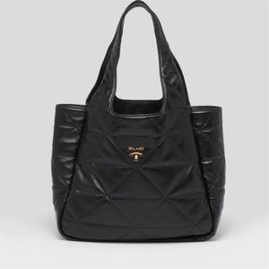 Triangle Motif Tote Bag Gaby Gewatteerde Boodschappentassen Echt Leer Dames Handtas Portemonnee Grote Capaciteit Magnetische Sluiting Nylon Voering 1996