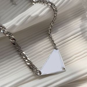 Triangle de triangle luxe cercle colliers bijoux de créateurs hommes et femmes pendentif diamant en acier inoxydable pour les couples cadeau de Noël avec original sans boîte