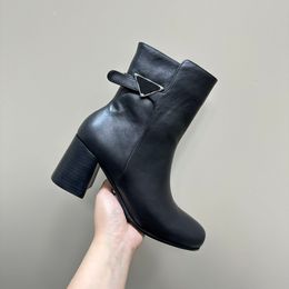 Enkellaarzen met driehoekig logo zwarte Tronchetti 65 mm kalfsleren enkellaarzen hoge blokhakken Rits aan de zijkant vierkante neus ontwerpers damesmode schoenen fabrieksschoenen