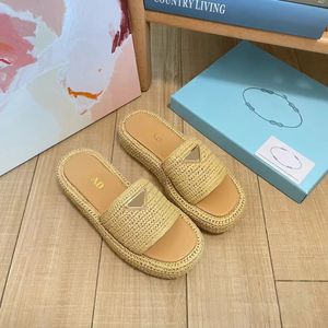 Platform Slipper Designer Summer Sandale Casual Shoe Travel Flat Sliders Gift Luxury Gift Mule Fashion Loafer Mens Femmes Chaussures Place Slide intérieure Paille intérieure Walk Walk Sandale