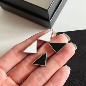 Boucles d'oreilles clip triangle boucles d'oreilles designer pour femme Designer Boucles d'oreilles plaqué argent lettres émaux hiphop bijoux femme luxe balancent boucle d'oreille ZB044 F23