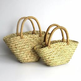 Grass triangulaire oblique tissage sac à main sac de paille de paille panier pour enfants Style pastoral petit sac PO décoration sac 240401