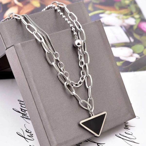 Collier pendentif triangulaire Pra Designer Clover Gold Colliers Designers Bijoux Perle Pendentifs Sier Chaîne Femmes Amour Chaîne Coeur