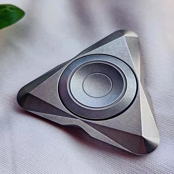 Triangular Acero inoxidable Metal EDC Fidget Mano Spinner Dedo Estrés Tri-Spinner Autismo TDAH Ansiedad Estrés Regalo 240312