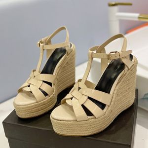 Tribute Woven Espadrille Sandales compensées Escarpins Patform Talons Femmes Designers de luxe rouges Semelle extérieure en cuir verni Soirée Fond blanc Chaussures décontractées avec boîte