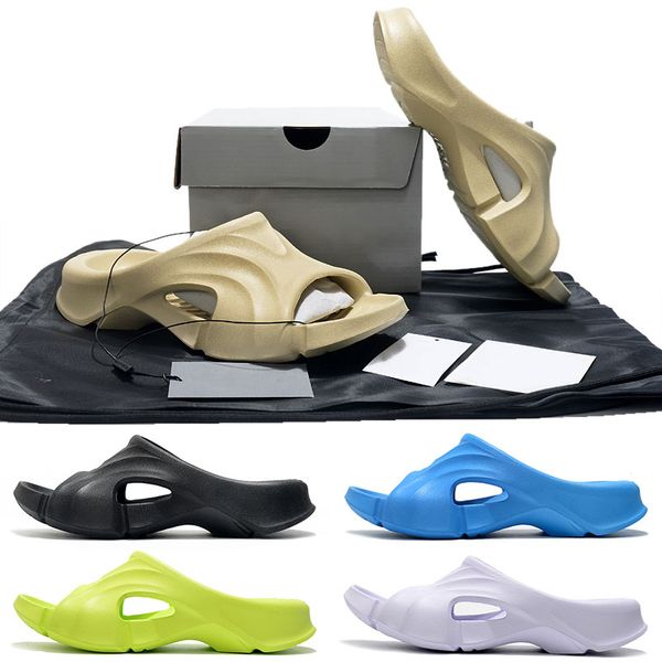 Triple S 3.0 Chanclas moldeadas Zapatillas Playa Piscina Toboganes Sandalias Mujeres Hombres Zapatos de espuma Estilo Molde Tanga Goma Luxurys Diseñadores Tobogán Casual Water Walker Sports 36-45