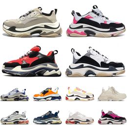 Triple S Clear Sole Trainers Luxurys Designers Shoes Paris 17FW Vintage Track Casual Dad Women Mens Shoe Outdoor Tennis Black Crystal Bottoms Walking Sneakers