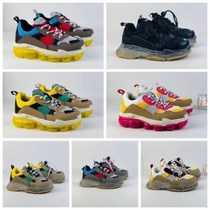 Triple s Zapatos de diseñador para niños Zapatillas de deporte Bebé Moda Chica Niño negro blanco gris rojo rosa azul verde amarillo Zapato de plataforma Niñas Niños Zapatillas de deporte para niños Zapatillas deportivas informales