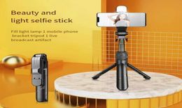 Tripods XT02 Mobiele telefoon Bluetooth Selfie Stick Tripod Integrated multifunctioneel draagbare 70 cm live uitzending Magic Device7870810