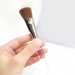 TRISH MCEVOY Brush 55 Deluxe Blender Foundation Brush - Brocha para mezclar líquido en crema para base uniforme para la piel