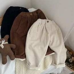 Broeken voor babymeisjes, jongens, corduroy broek, fleece aan de binnenkant met knopen, baby-peuter-kind, corduroy broek, effen, warme winterbabykleding 1-9Y 231206