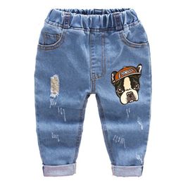 Broek Fashion Children Jeans Baby Boys Cartoon Pant Girls Grind Holes Kids Lente herfstkleding 2 6 jaar 221207