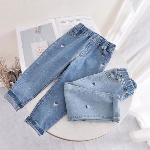 Pantalon filles jeans jeans broderie de fraise bébé fille bleu jean printemps automne pantalon denim gamin filles mode vêtements de mode.