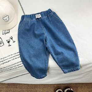 Pantalon nouveau jeans de bébé de printemps réconforte le beau denimbluepants girls girls décourage le pantalon H240425