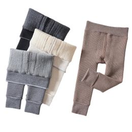 Winterbroeken voor babymeisjes Effen kleur Katoen Kinderbroeken Fleece verdikte leggings Hoge taille Warmere babykleding 0-4 jaar 231108