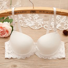 TrueFeeling Ruffles gegoten beha's voor vrouwen plus maat D Cup niet-gepailleerde ondergoed volledige dekking lingerie meisje borduurde beha 210623