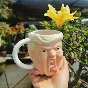 Trump 3d Ceramic Coffee Cup 301-400ml Taza de té extraña taza de agua Cazas de leche divertidas decoración del hogar CUPEA FUNKY CUPA DIFRES
