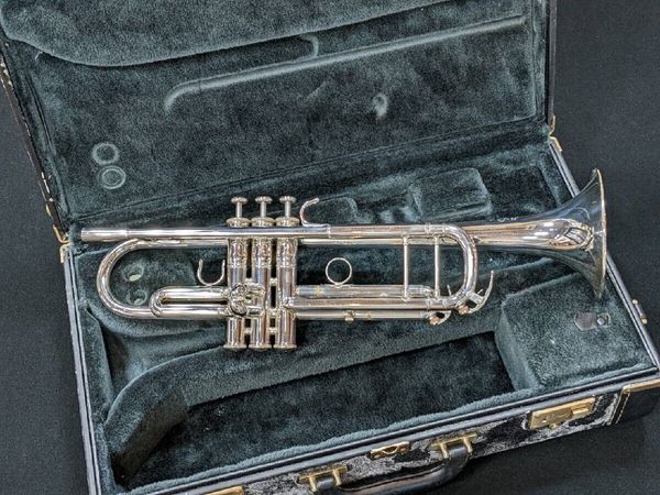 Trompette YTR 8335S, instrument de musique avec étui rigide