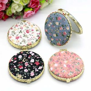 Tshou491 Mini maquillage compact Miroir floral PORTABLE PORTABLE PLACHING MAQUE UP Femmes Miroirs cosmétiques vintage pour 240409