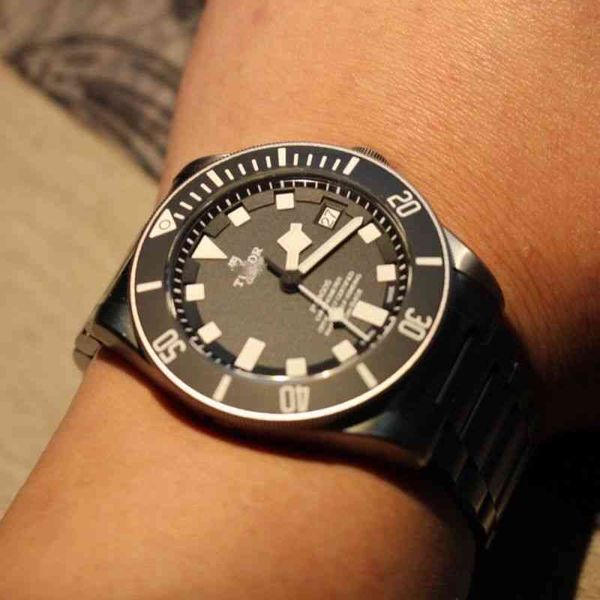 Reloj Tudor zf-factory Imperial Battle timón moda tendencia hacha caja de buceo maquinaria automática anillo de cerámica superluminoso