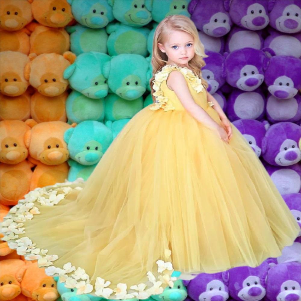 Tulle Prinzessin gelbe Blumenmädchenkleider mit handgefertigten Blumen Juwel Hals Baby Girl Festzug Party Tragen Erstkommunionkleider Anpassungsgepreis
