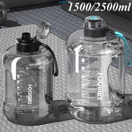 Gobelets 1500 2500ML 1 5 2 5L Sport Bouilloires Bouteille D'eau Fitness Tonnes Seau Exercice En Plein Air Tasses Avec Balance Paille Pour Homme Femme 230729