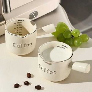 Tumblers 1pc keramische koffie meten van coffee boete met schaal espresso shot kleine melk H240506