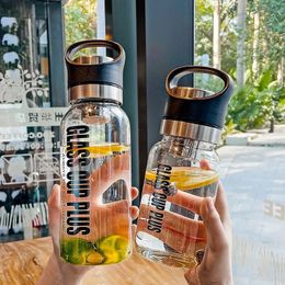 Trinkgläser, 2 l Glas-Wasserflasche mit Riemen, Sportflaschen, Outdoor-Reisen, tragbar, auslaufsicher, Tee mit Teesieb, Trinkgeschirr 231130