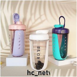 Tumblers 5 couleurs 590 ml Shake Cup Fitness Protéine Poudre Agitation Hommes et Femmes Milkshake Portable Blender Bouteille Sports Drop Delive Dhtsq